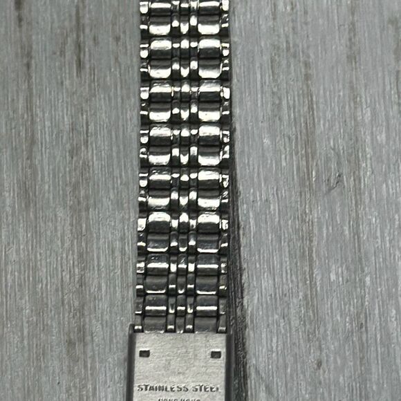 Vintage Timex Watch Womens Stainless Steel Silver Gold Water Resistant Quartz 68 - Picture 11 of 12